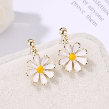 图片 缔晶 清新小雏菊花朵耳环 E1392