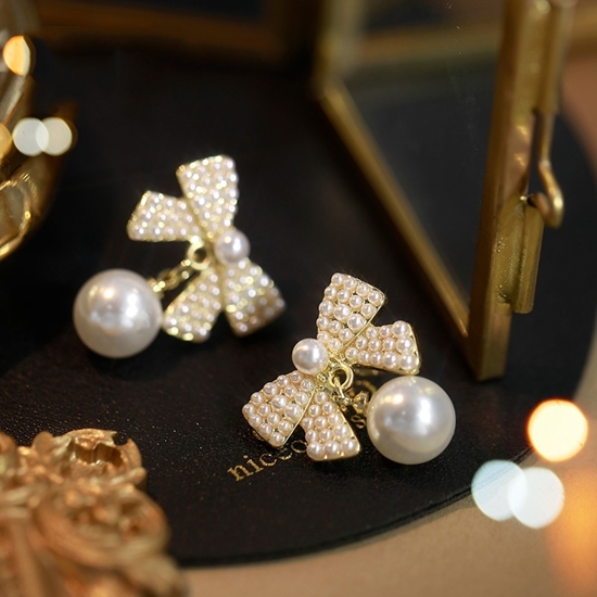 图片 缔晶 法式简约蝴蝶结耳钉E2082